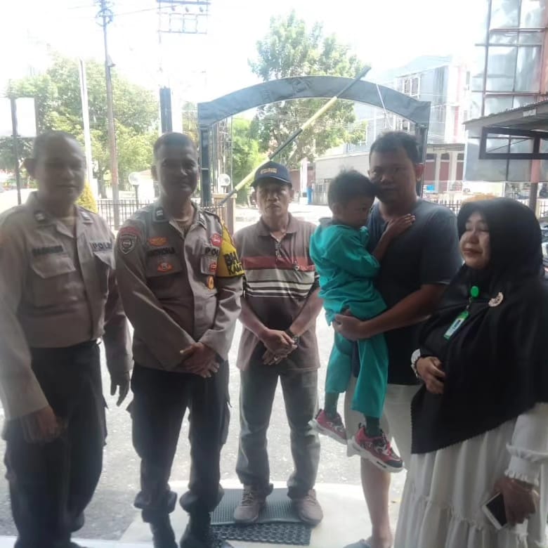 Tersesat Pulang, Polsek Senapelan Pertemukan Anak dan Orangtuanya